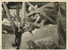 Robert Armstrong and Richard Dix in The Kansan (1943)