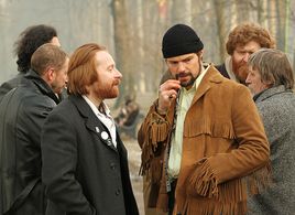 Danila Kozlovskiy and Grigoriy Dantsiger in Dovlatov (2018)