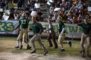 Nic Bishop and Kevin Sizemore in Woodlawn (2015)