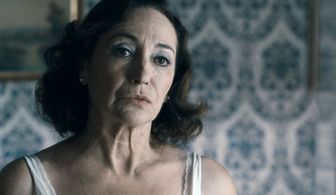 Luisa Gavasa in De tu ventana a la mía (2011)