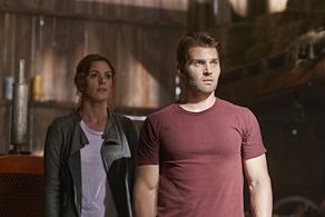 Mike Vogel and Daisy Betts in Childhood's End (2015)