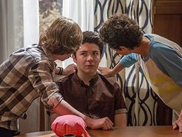 Sloane Morgan Siegel, David Bloom, and Drew Justice in Gortimer Gibbon's Life on Normal Street (2014)