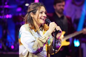 Nilam Farooq in That's My Jam mit Bill & Tom Kaulitz (2023)