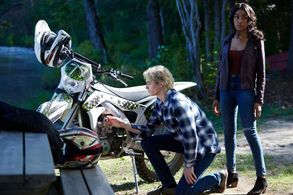 Still of Mercedes Morris and James Paxton in Eyewitness