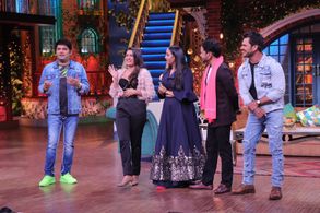 Dinesh Lal Yadav, Kapil Sharma, Khesari Lal Yadav, Amrapali Dubey, and Rani Chatterjee in The Kapil Sharma Show: Bhojpur