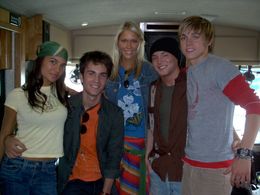 Jesse McCartney, Larry Laboe, Krista Ayne, Jen Araki, and Jason Roman in Jesse McCartney: Up Close (2005)