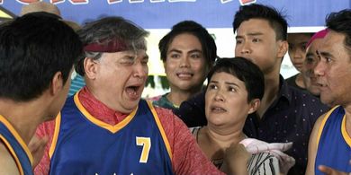 Ricky Davao, Janice De Belen, Jack Falcis, Edgar Allan Guzman, and Afi Africa in My Korean Jagiya (2017)