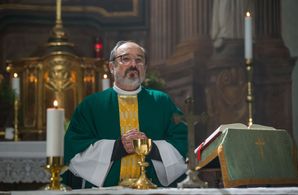 Viktor Preiss in The Cage (2019)