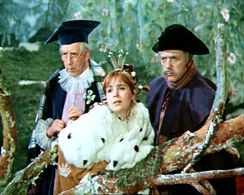 Leonid Kuravlyov, Nikolay Volkov, and Larisa Zhvaniya in Dvenadtsat mesyatsev (1973)