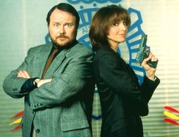 Ana Belén and Santiago Segura in Petra Delicado (1999)