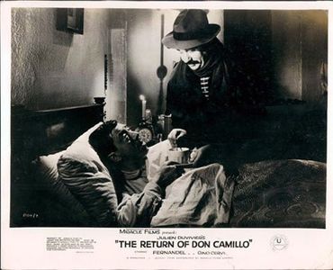 Gino Cervi and Fernandel in The Return of Don Camillo (1953)