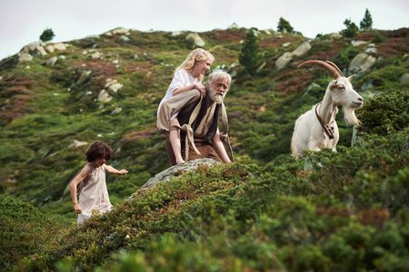 Bruno Ganz, Isabelle Ottmann, and Anuk Steffen in Heidi (2015)