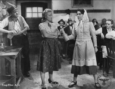 Karin Hardt and Margit Symo in Liebe, Leidenschaft und Leid (1943)