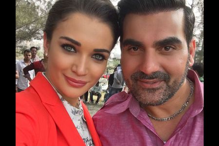 Arbaaz Khan and Amy Jackson in Freaky Ali (2016)