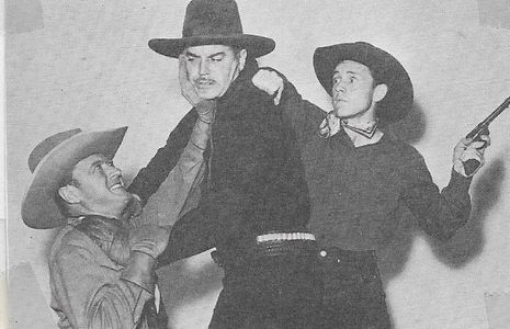 Buzz Barton, Jack Luden, and Harry Woods in Rolling Caravans (1938)