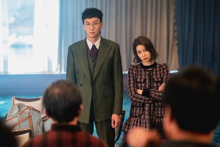 Lim Ji-yeon and Lee Kwang-soo in Tazza: One-Eyed Jack (2019)