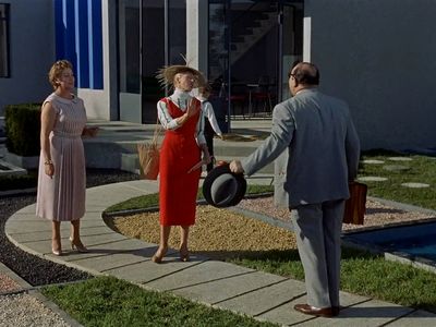 Alain Bécourt, Dominique Marie, Adrienne Servantie, and Jean-Pierre Zola in Mon Oncle (1958)