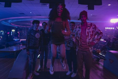 Joe Locke, Yasmin Finney, William Gao, Tobie Donovan, and Kit Connor in Heartstopper (2022)