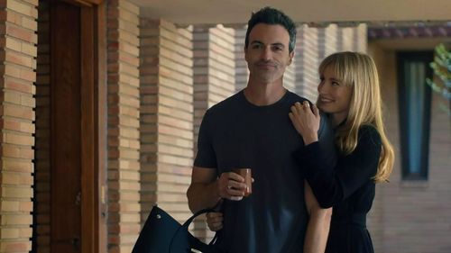 Reid Scott and Annie Hamilton in American Horror Stories: Daphne (2023)