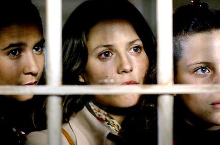 Bea Segura, Carlota Olcina, and Andrea Ros in Salvador (2006)
