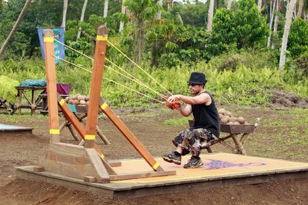 Leif Manson in Survivor (2000)