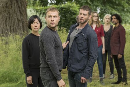 Naveen Andrews, Bae Doona, Max Riemelt, Brian J. Smith, Tuppence Middleton, and Jamie Clayton in Sense8 (2015)