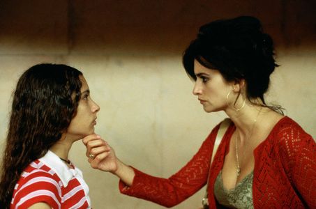 Penélope Cruz and Yohana Cobo in Volver (2006)