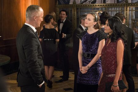 Robert John Burke, Leighton Meester, and Hina Abdullah in Gossip Girl (2007)