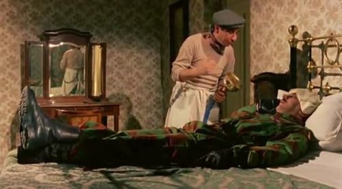 Renzo Montagnani and Enzo Monteduro in The Soldier with Great Maneuvers (1978)