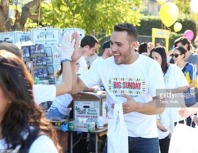 Big Sunday's 6th Annual BIG Thanksgiving Stuffing Event LOS ANGELES, CA - NOVEMBER 22: Lucas Lockwood