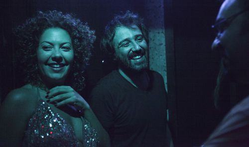 Fabiula Nascimento and Caito Ortiz on the set of Estação Liberdade