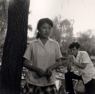 Shichang Da and Ying Gao in Come Back Swallow (1981)