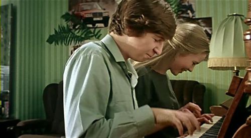 Fyodor Dunayevsky and Anastasiya Nemolyaeva in Courier (1986)