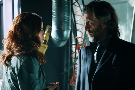 John Glover and Cassidy Freeman in Smallville (2001)
