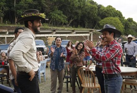 Yasmine Al-Bustami, Jason Antoon, Noah Mills, Vanessa Lachey and Kanoa Goo in NCIS: Hawai'i (2021)