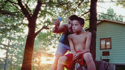 Raúl Castillo and Evan Rosado in We the Animals (2018)