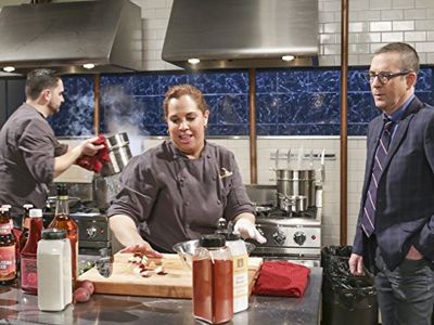 Ted Allen in Chopped (2007)