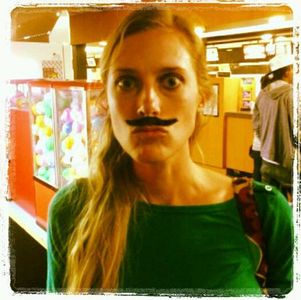Social commentary: http://modernity-absurdity.blogspot.com/
