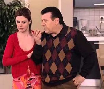 Tasos Halkias and Alexandra Palaiologou in Veloudo apo metaxi (2004)