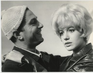 Nino Manfredi and Catherine Spaak in La parmigiana (1963)