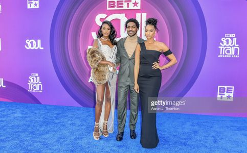 Alise Willis with Ruthless cast mates Melissa L. Williams and Lenny D. Thomas at the Soul Train Awards