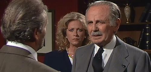 Nora Valsami and Stavros Xenidis in Mia gynaika apo to parelthon (1992)