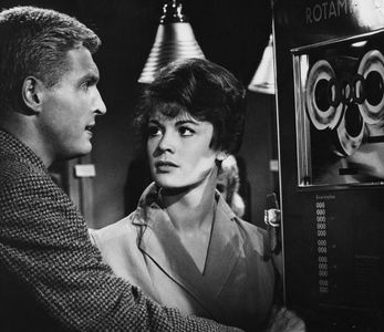 Gina Albert and Helmut Schmid in Der Mann im Strom (1958)