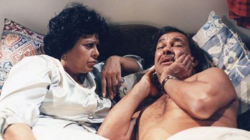 Geula Nuni and Ze'ev Revach in Buskila Twins (1998)