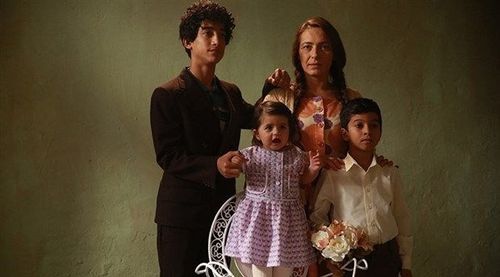 Vait Çelik, Esma Nur Enterli, Ayça Bingöl, and Sahin Kendirci in Muslum (2018)