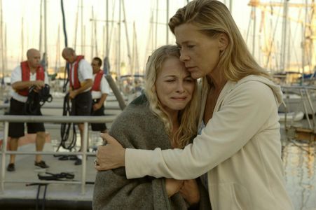 Barbara Rudnik and Jasmin Schwiers in Der fremde Gast (2007)