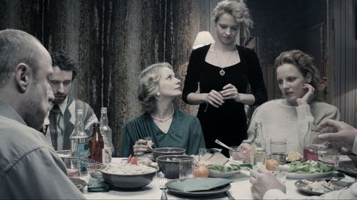 Magdalena Cielecka, Lukasz Simlat, Julia Kijowska, and Marta Nieradkiewicz in United States of Love (2016)