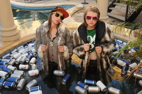 Charlotte Newhouse and Jillian Bell in Idiotsitter (2014)