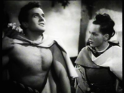 Luisa Ferida and Massimo Girotti in La corona di ferro (1941)