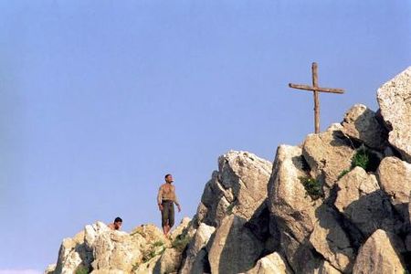 Vincenzo Amato and Francesco Casisa in Golden Door (2006)